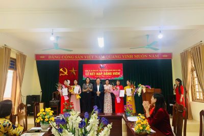 Một số hình ảnh lễ kết nạp đảng viên mới năm 2025